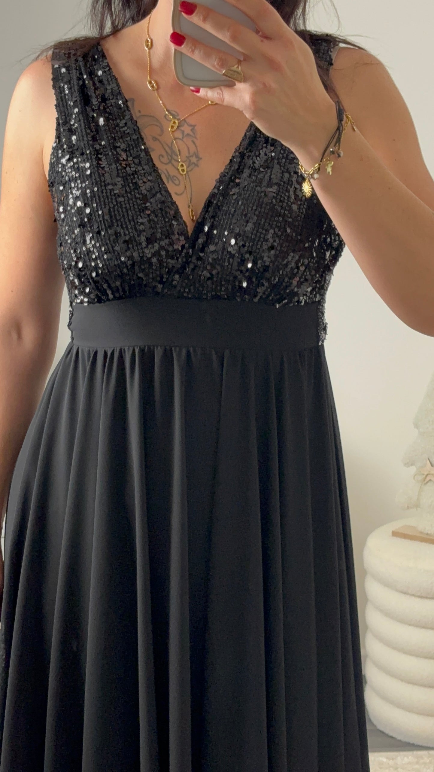 Robe longue noire sequins
