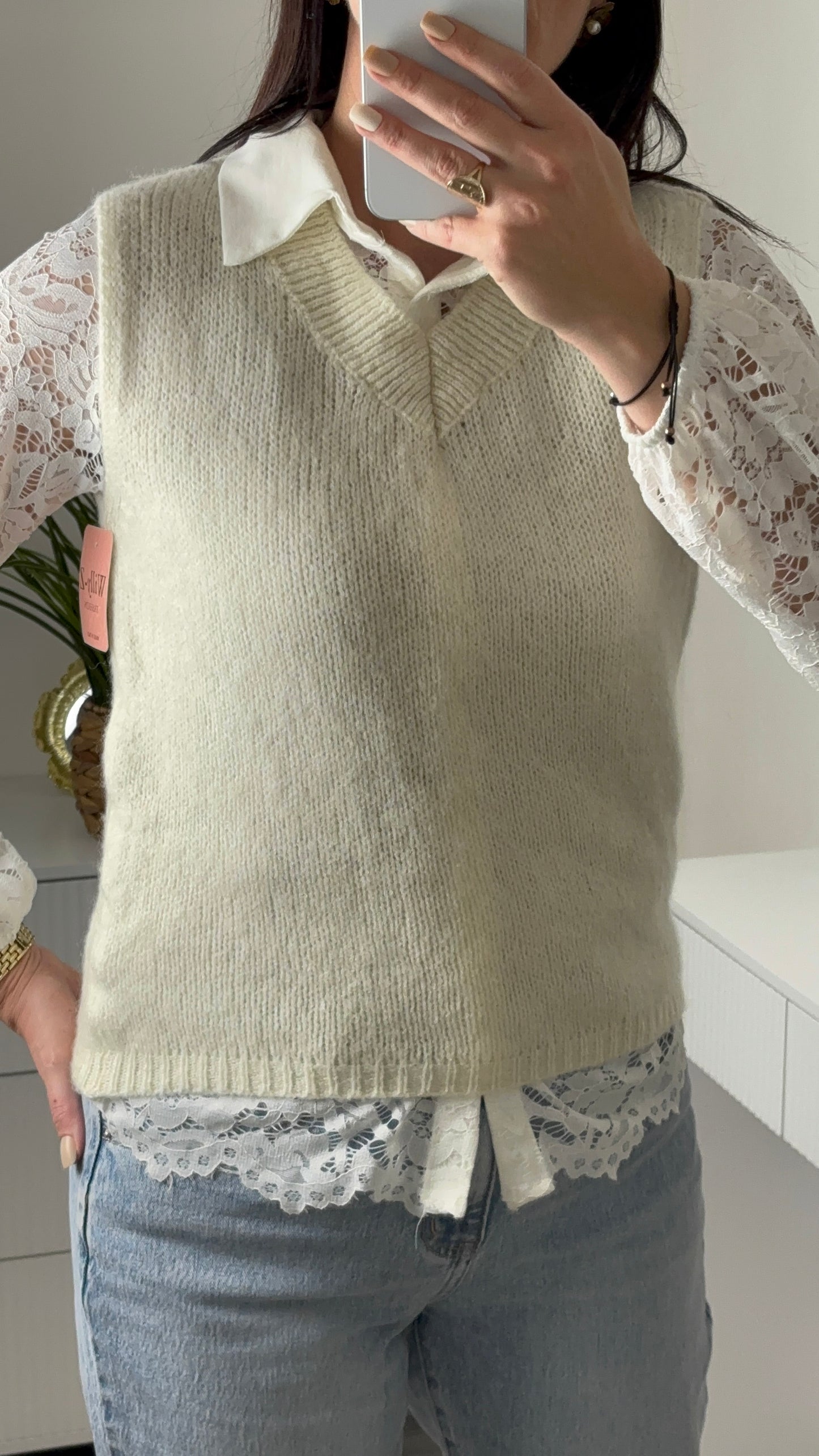 PULL SANS MANCHE BEIGE