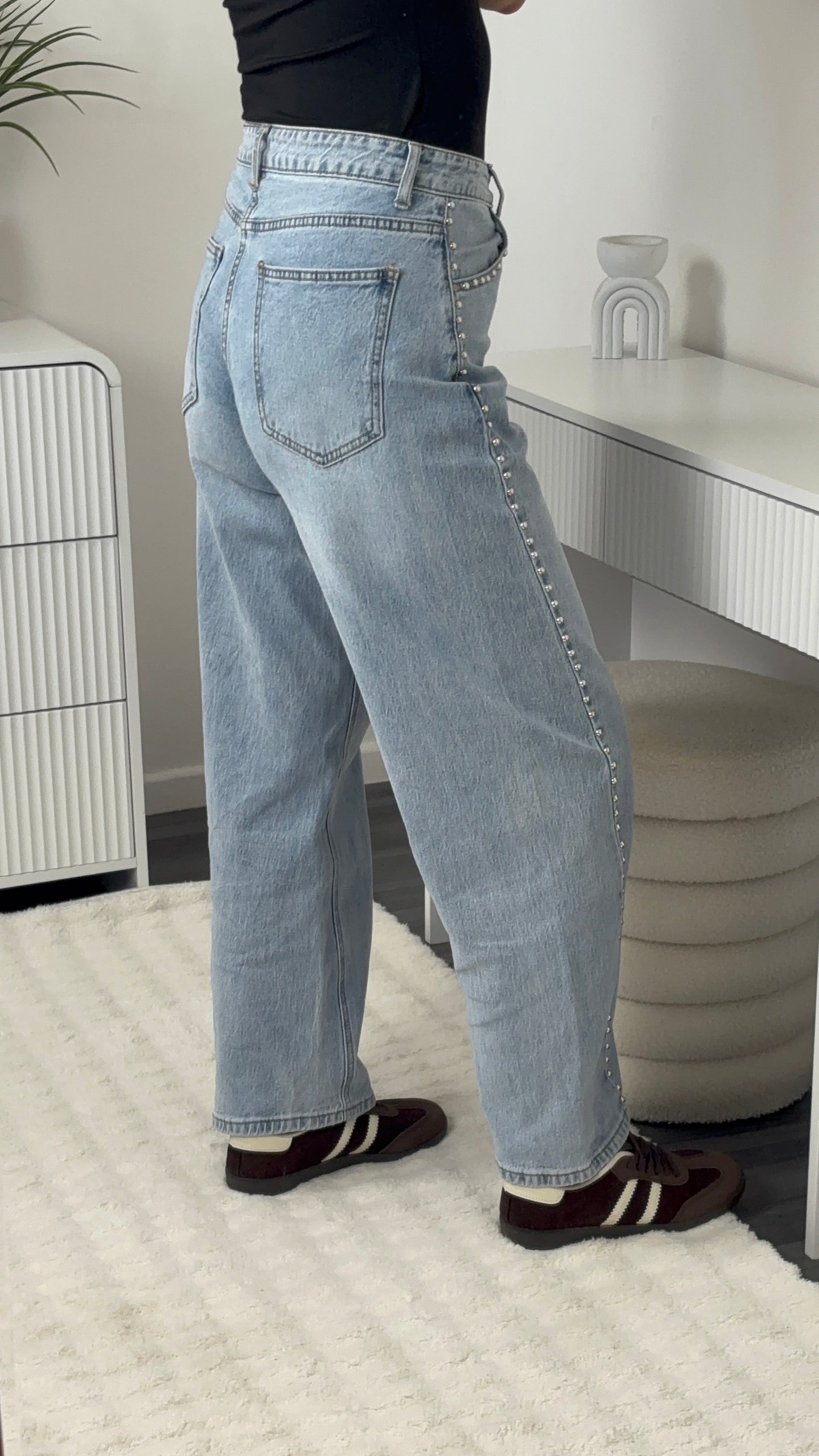 JEANS BALLON AVEC CLOUS