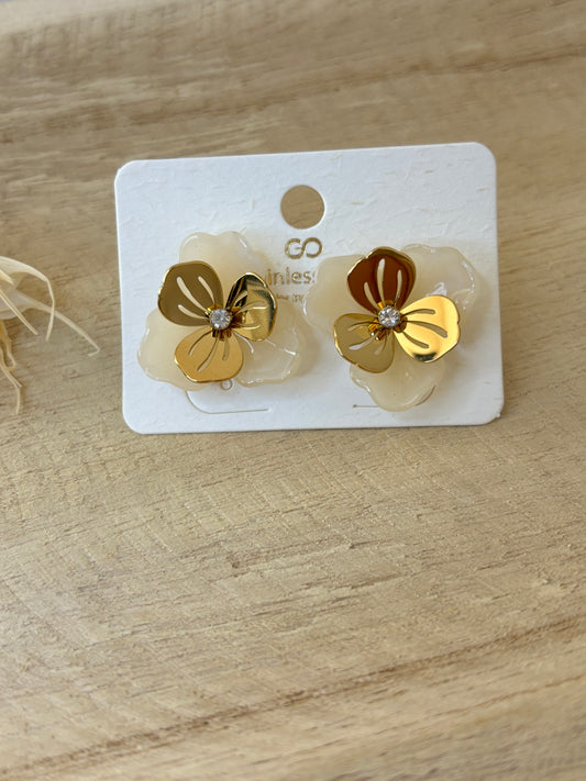 Boucles 3 pétales écru beiges