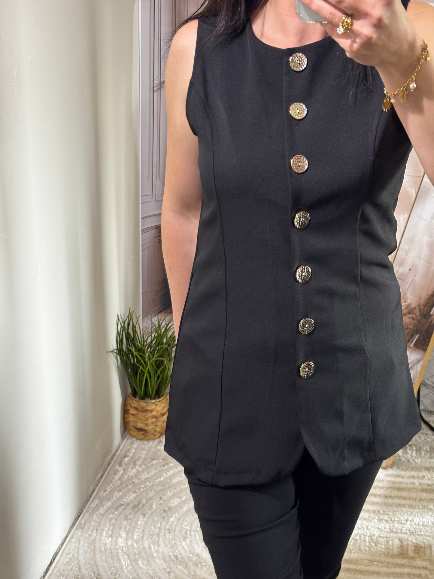 Blouse longue sans manches noire