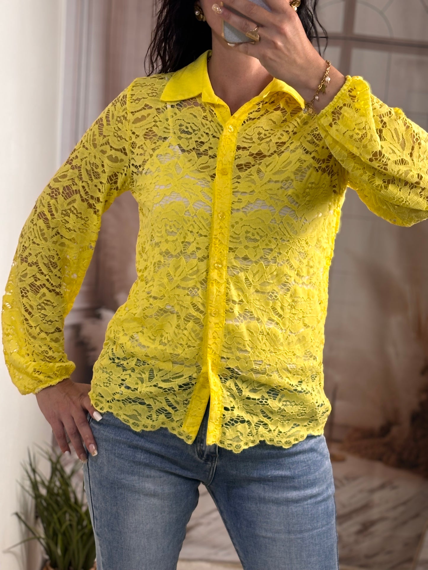 Chemise dentelle jaune